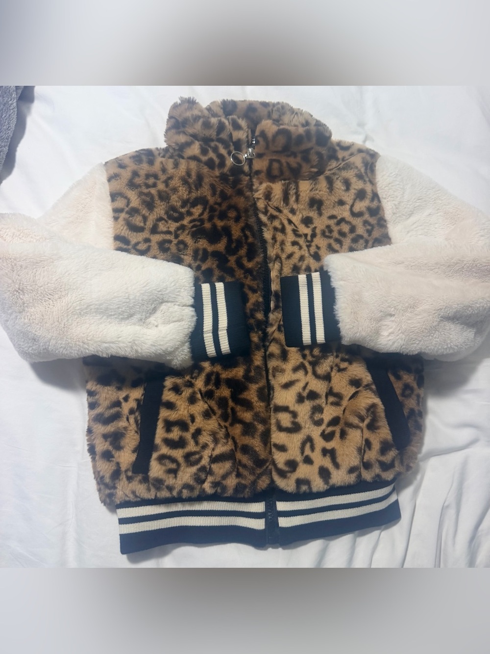 Urban Republic Girls Leopard Faux-Fur Jacket, Very Soft, Like New - Picture 2 of 4